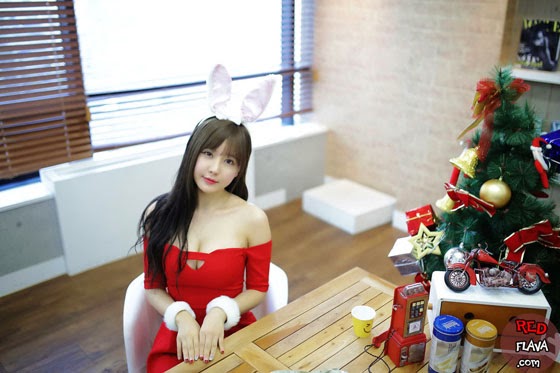 Người đẹp Hàn quốc với váy đỏ thiêu đốt khiêu gợi