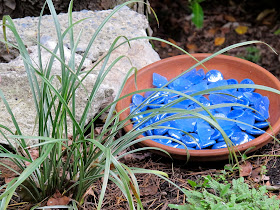 BluKatKraft: Garden Ideas; Transform Your Garden With Spray Paint!