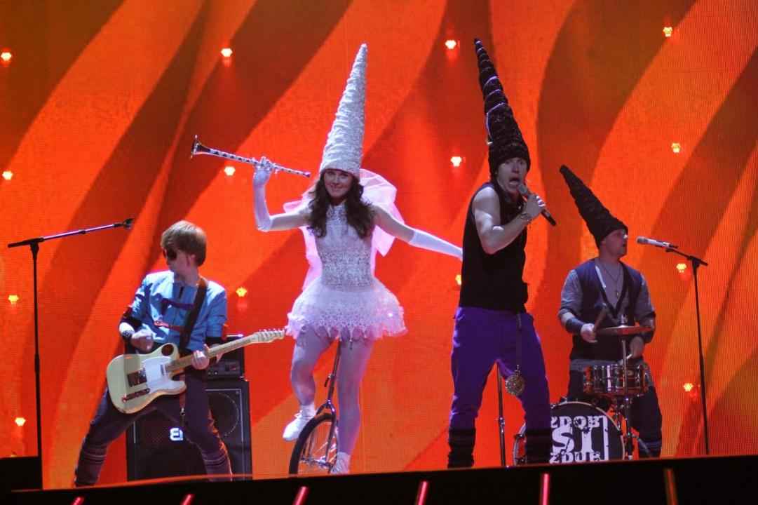 esc+2011+moldova+zdob+si+zdub+eurovision.tv.jpg