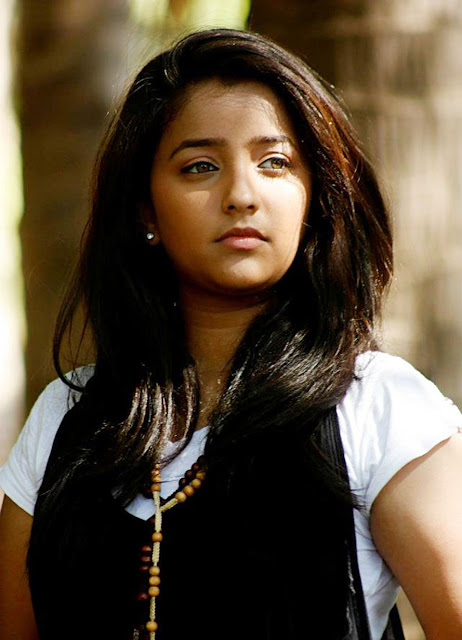 Filmy Girls: Cute Marathi TV Actress Apurva