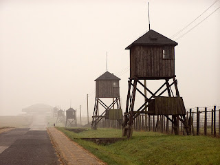 Majdanek Lublin we mgle