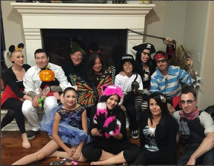 FOTO ZACKY VENGEANCE COM SUA FAMÍLIA NO HALLOWEEN 2015 A7XSIDE