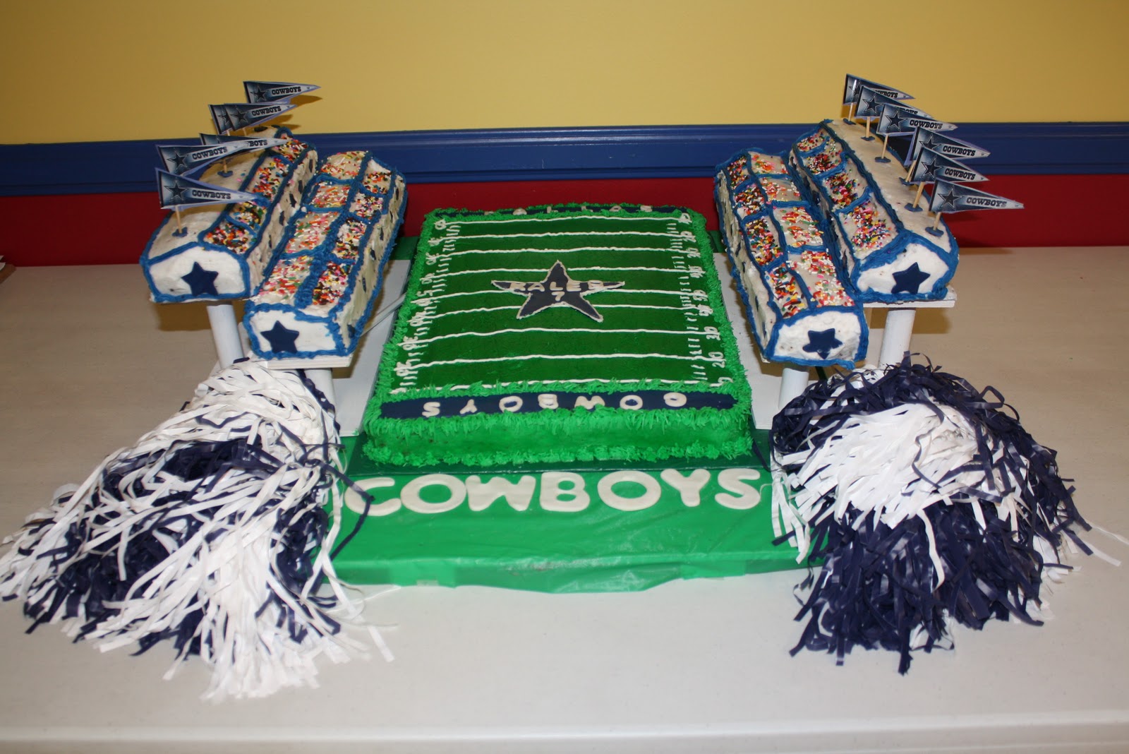 teresa's sweet boutique: Dallas Cowboy cake