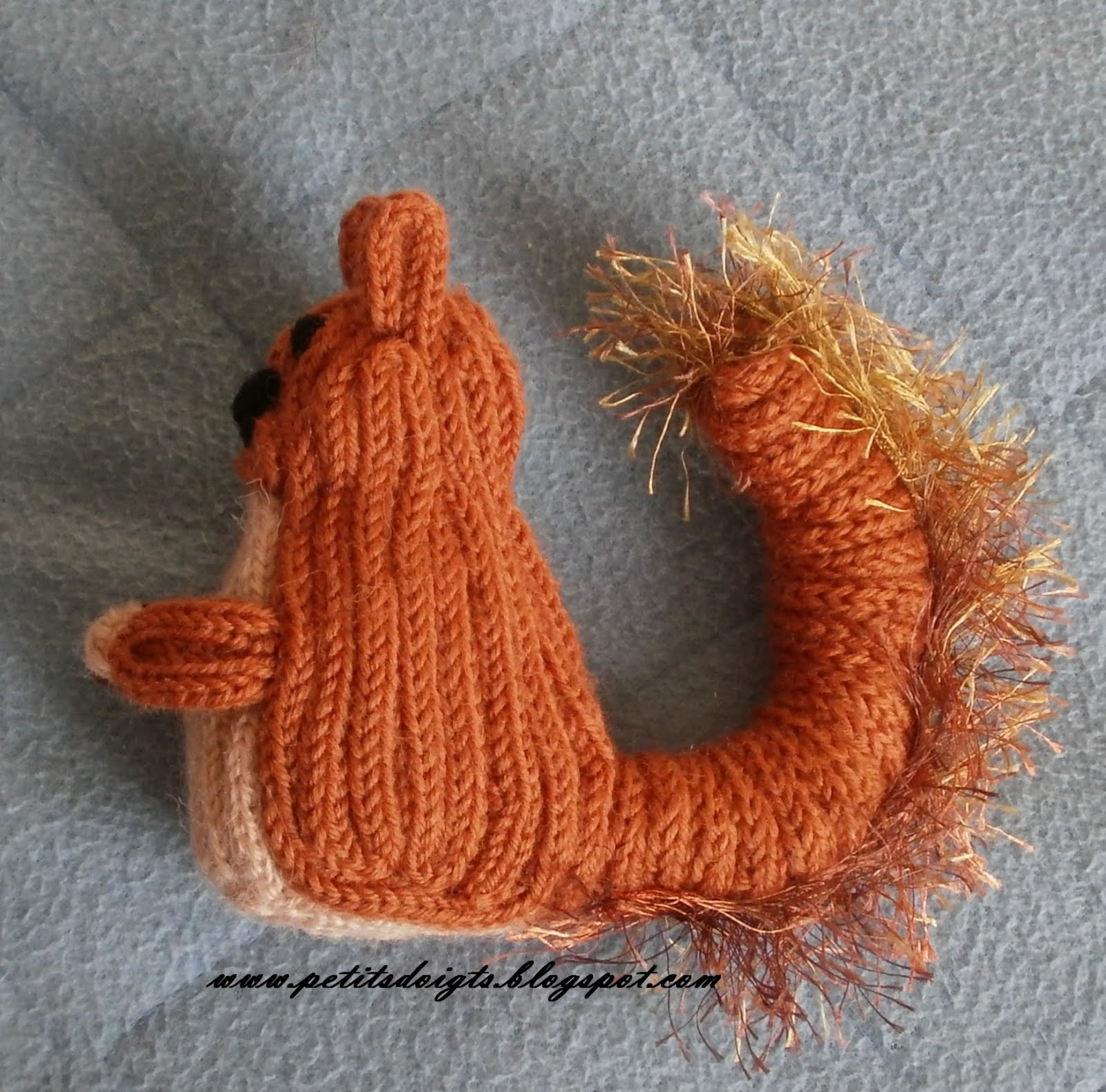 Petits doigts: Animal en tricotin : un écureuil