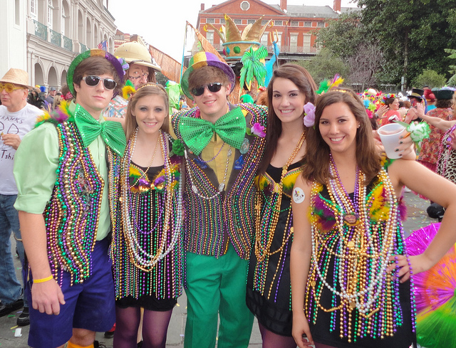 what are typical mardi gras costumes