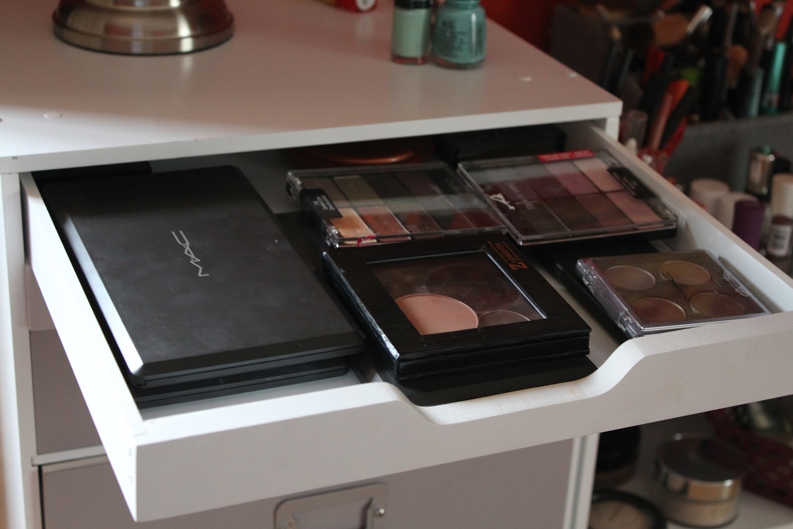 thesmalllittlethingsinlife: Makeup Storage for an Ikealess City