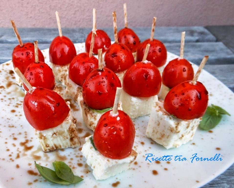 Spiedini Caprese con Feta e Ciliegini