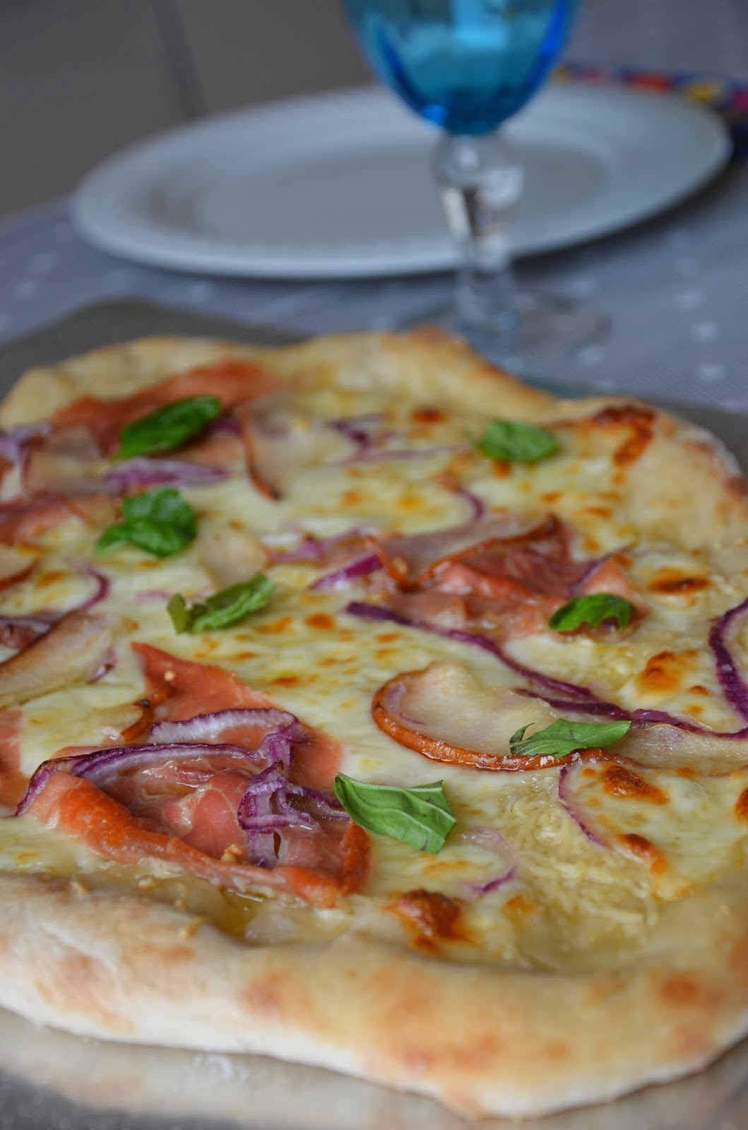 Johnny and Ashley pizza pera