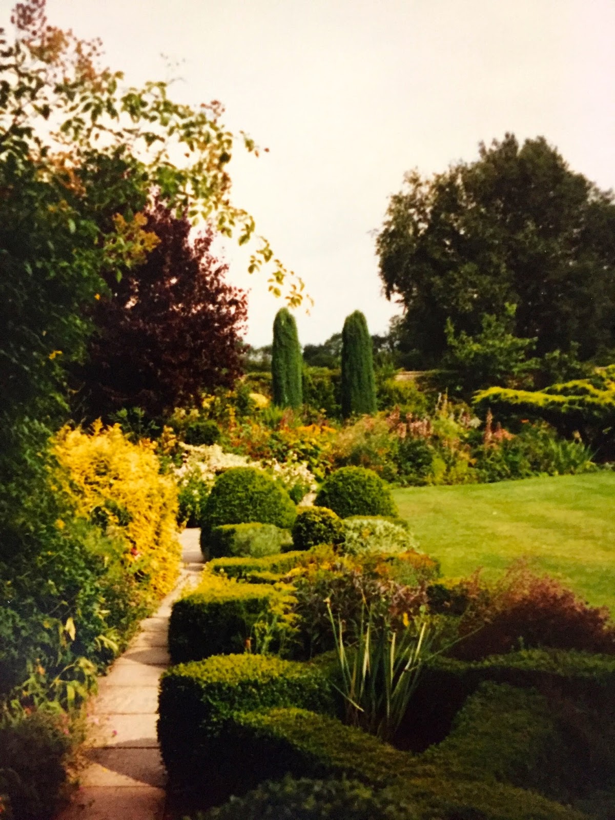 P O T A G E R A Look Back Rosemary Verey's Garden