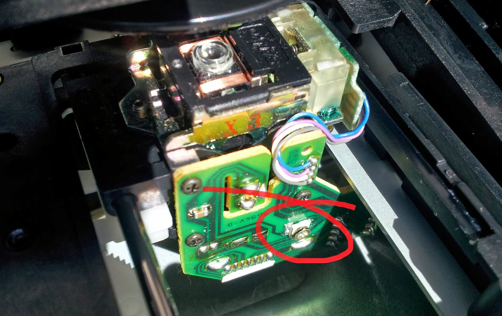 Artmin Design at the Mini CNC Machining Centre NAD 522 CD player laser