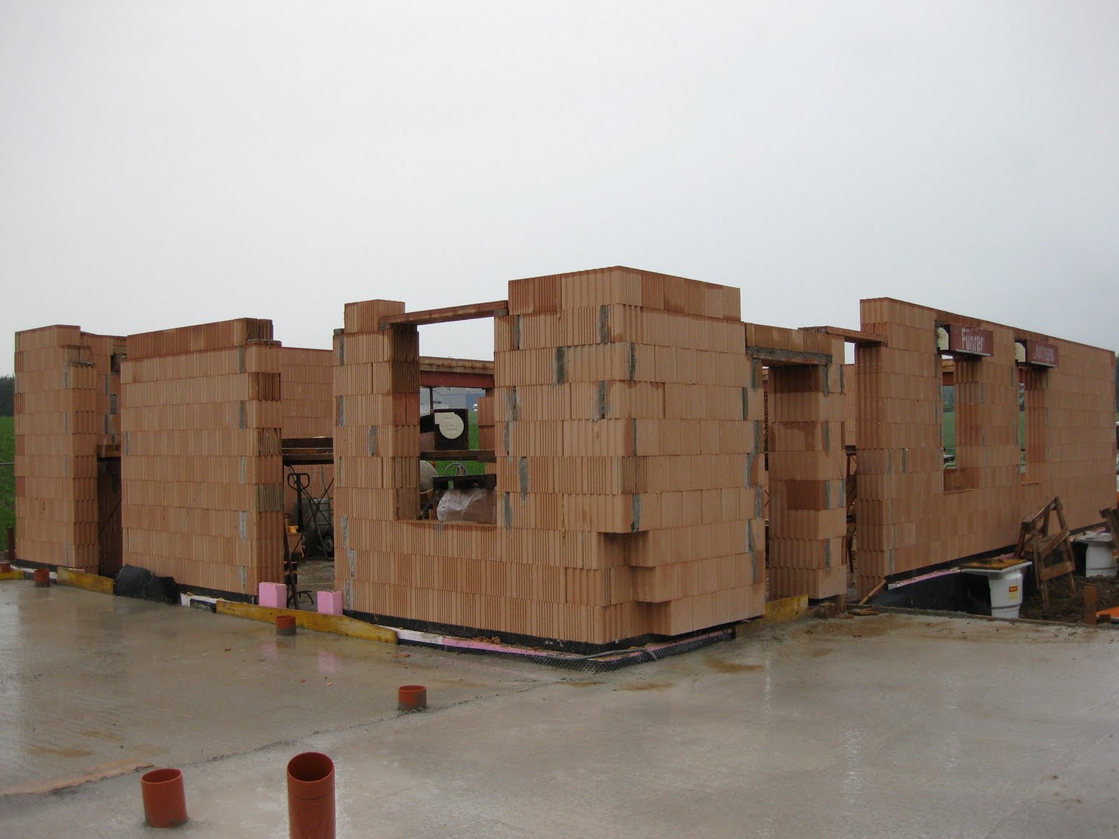 Armin & Sarah bauen ein Haus: Terrassen fertig betoniert - ab ins