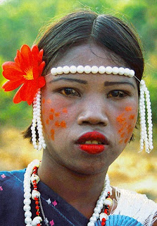 A salone beauty wearing ethnic pear jewelry