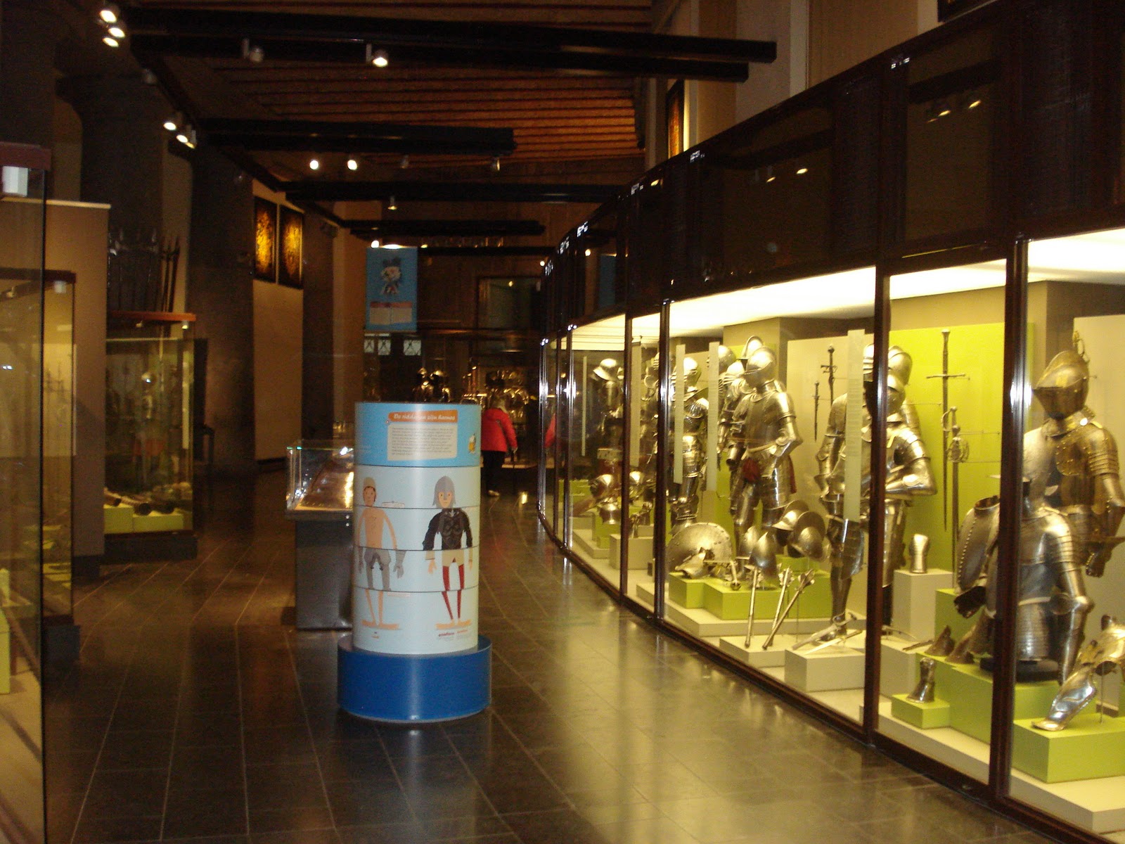 FUERZAS DE ELITE Museo del Éjercito y de Historia Militar de Bruselas