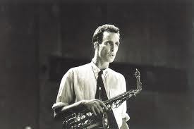 Musicalmente The legendary Marvin Pontiac, ou John Lurie.