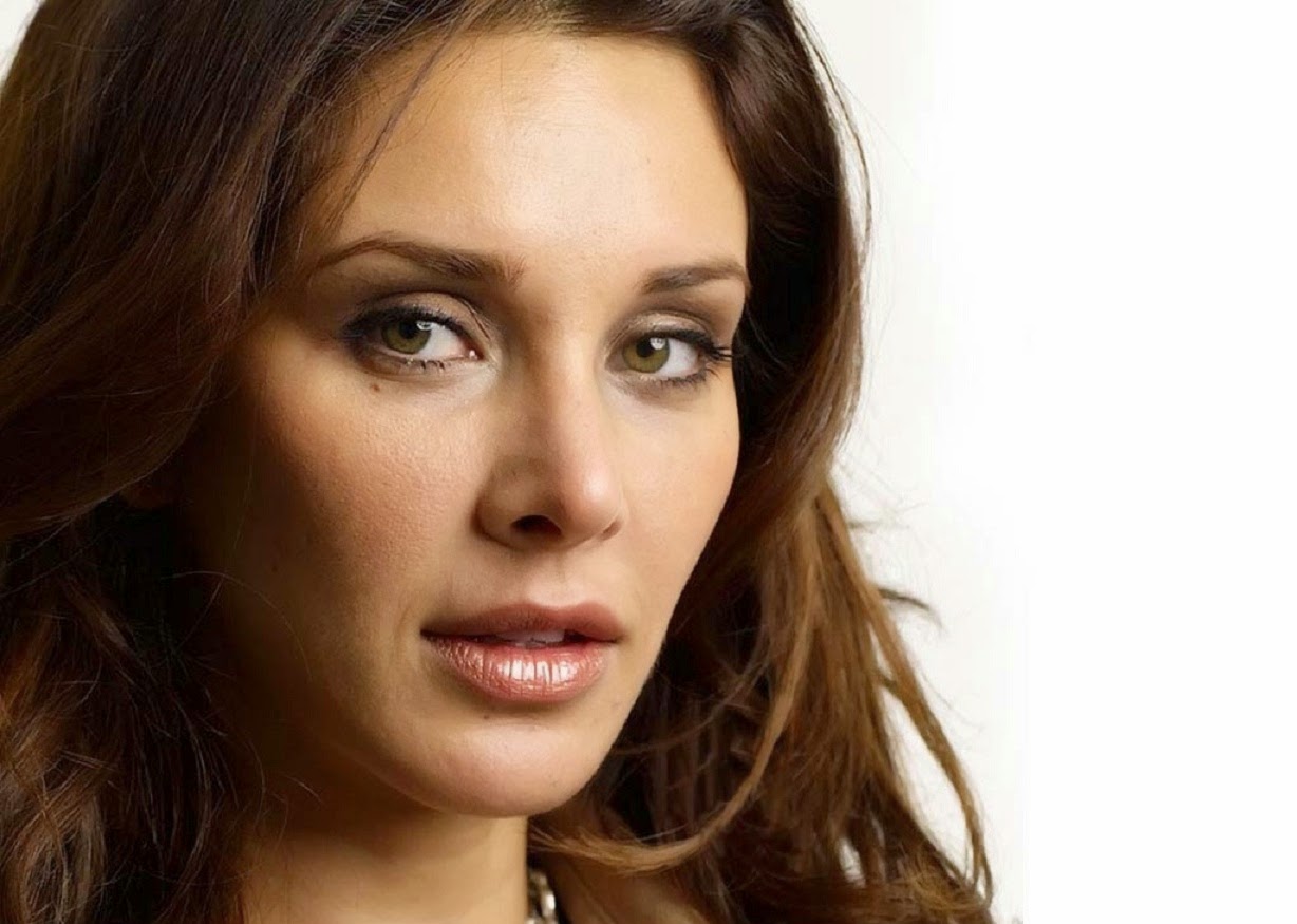Lisa Ray Wallpapers Free Download