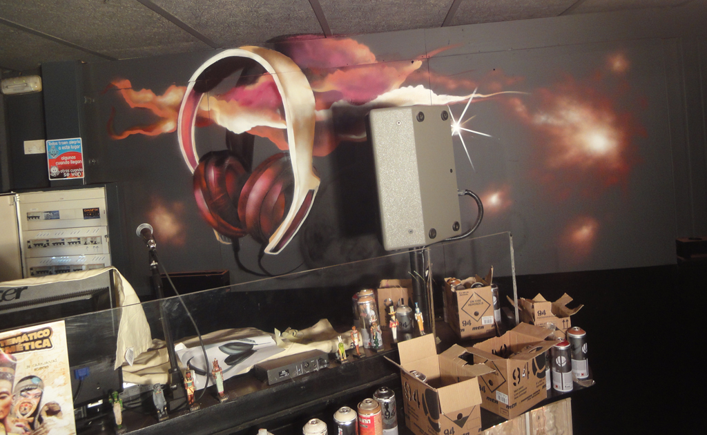 Berok Graffiti mural profesional en Barcelona: abril 2012