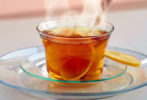 التخلص من الصداع بدون أدويه Hot-tea+with+lemon