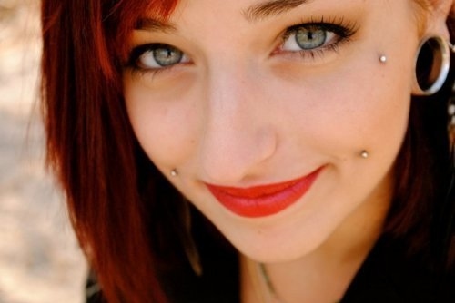 cheek-piercing-cute-girl-green-eyes-piercing-Favim.com-120717_large.jpg