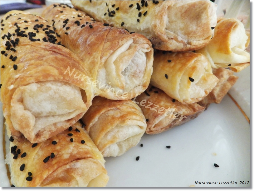 Patatesli Soslu Rulo Börek Tarifi Yemek Tarifleri