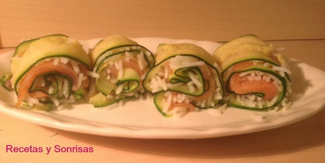 Rollitos De Calabacín , Arroz Y Salmón
