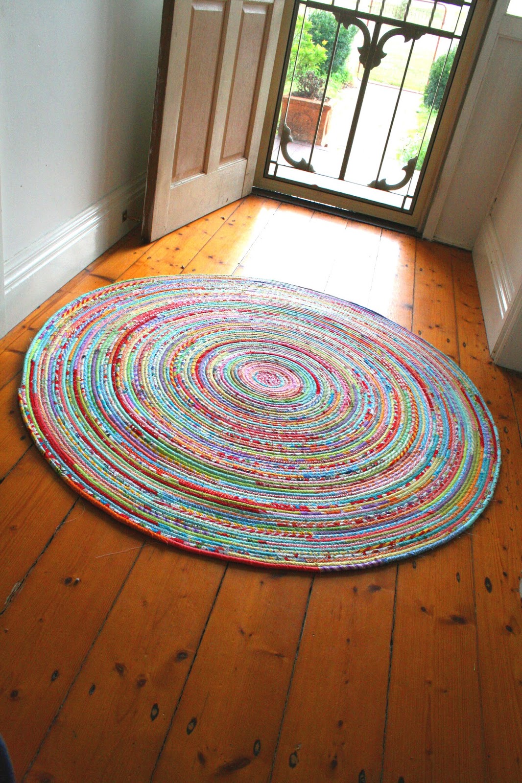 RicRac How to sew a fabric rug Tutorial