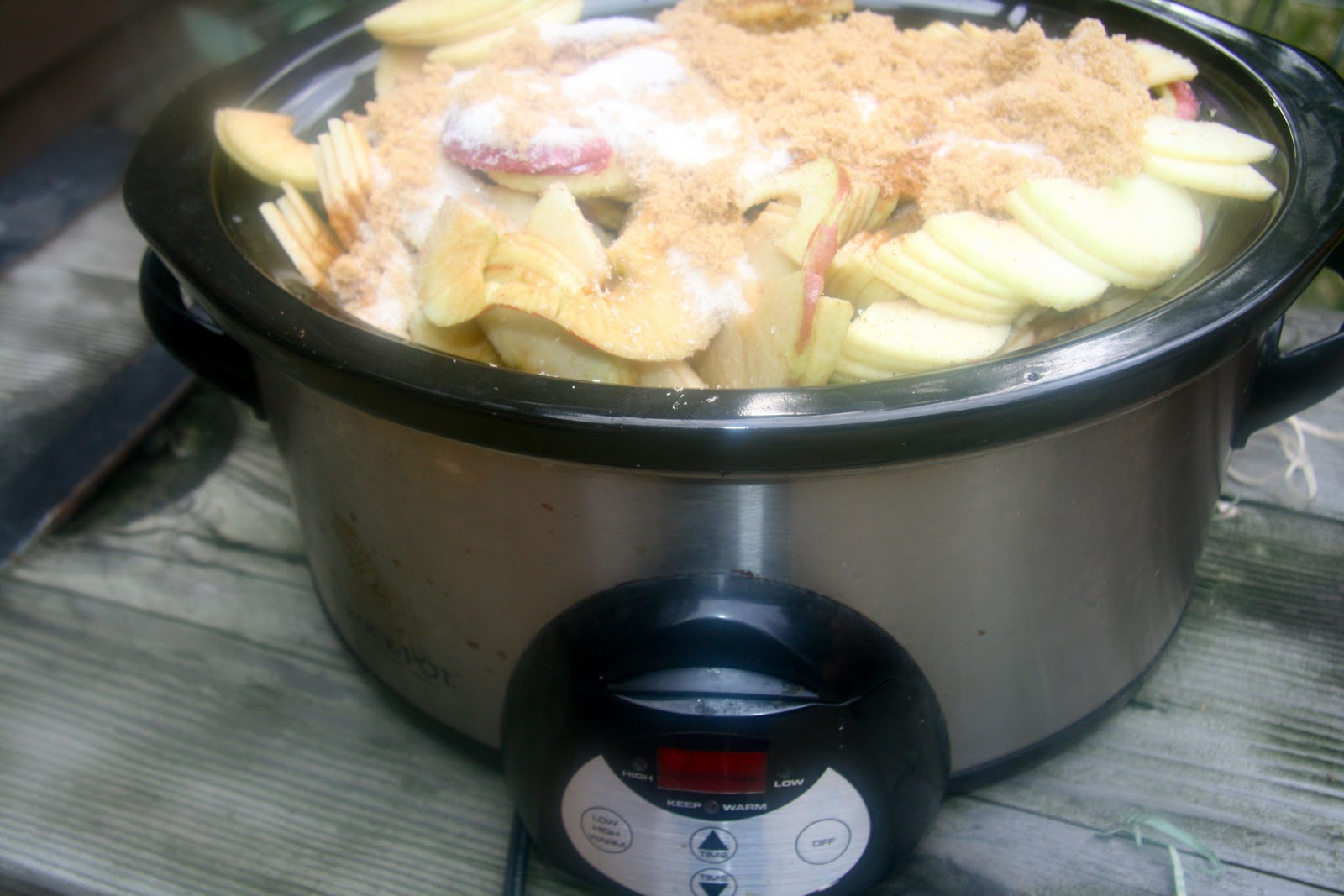 The Homemade Renegade Amish Crock Pot Apple Butter