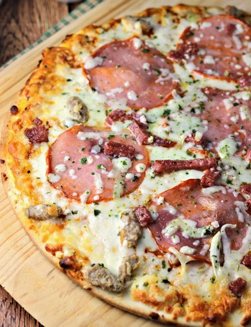 Quick Antipasto Pizza | by Renee's Kitchen Adventures - quick and easy recipe for an Italian inspired appetizer great for the big game or a fun dinner! 