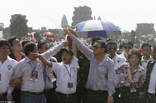 الاحتفال بمهرجان "يوم الماء" تايلند 11.jpg