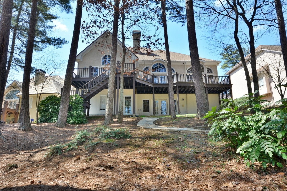 Alpharetta High School & Nearby Homes