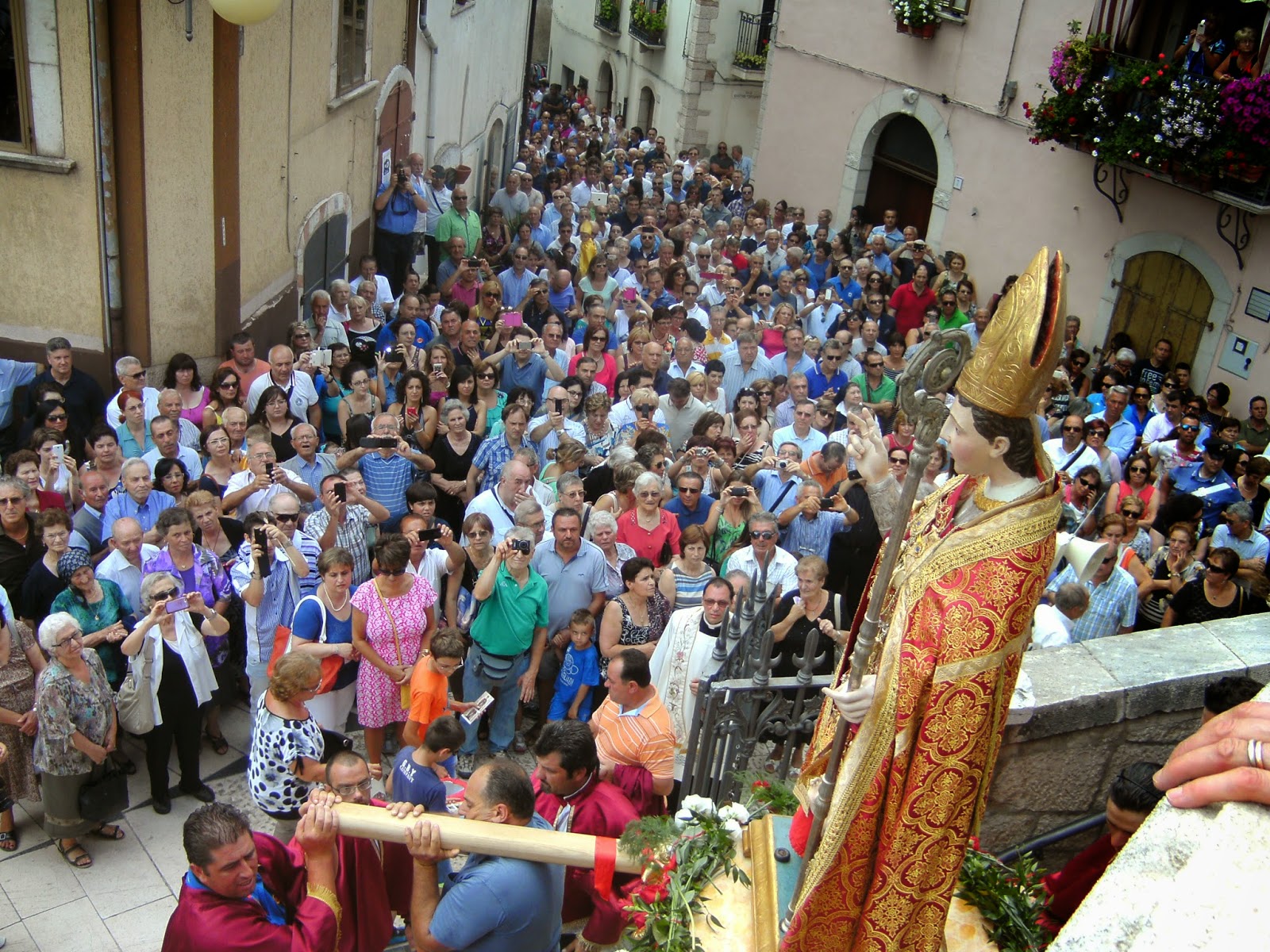 RIPACANDIDA 5 AGOSTO. PROCESSIONE DI SAN DONATO. UNA PROCESSIONE