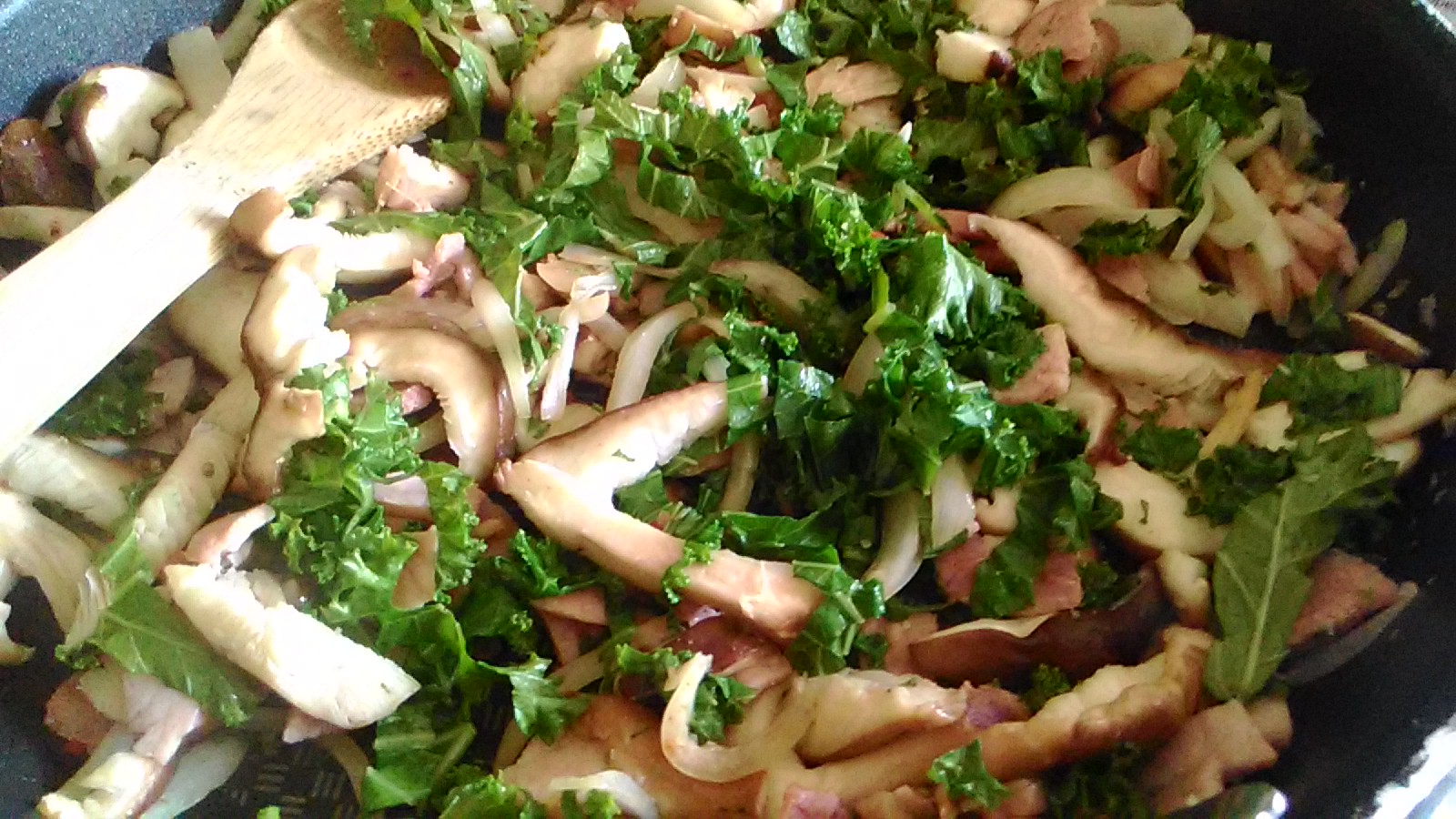 Hijacked By Twins Shiitake Mushroom, Kale and Bacon Spaghetti