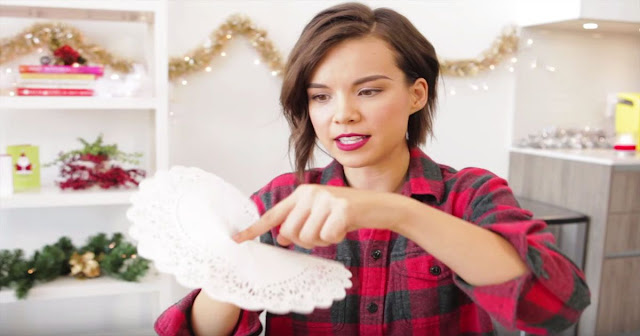 How to Make a DIY Holiday Wreath Out of Doilies