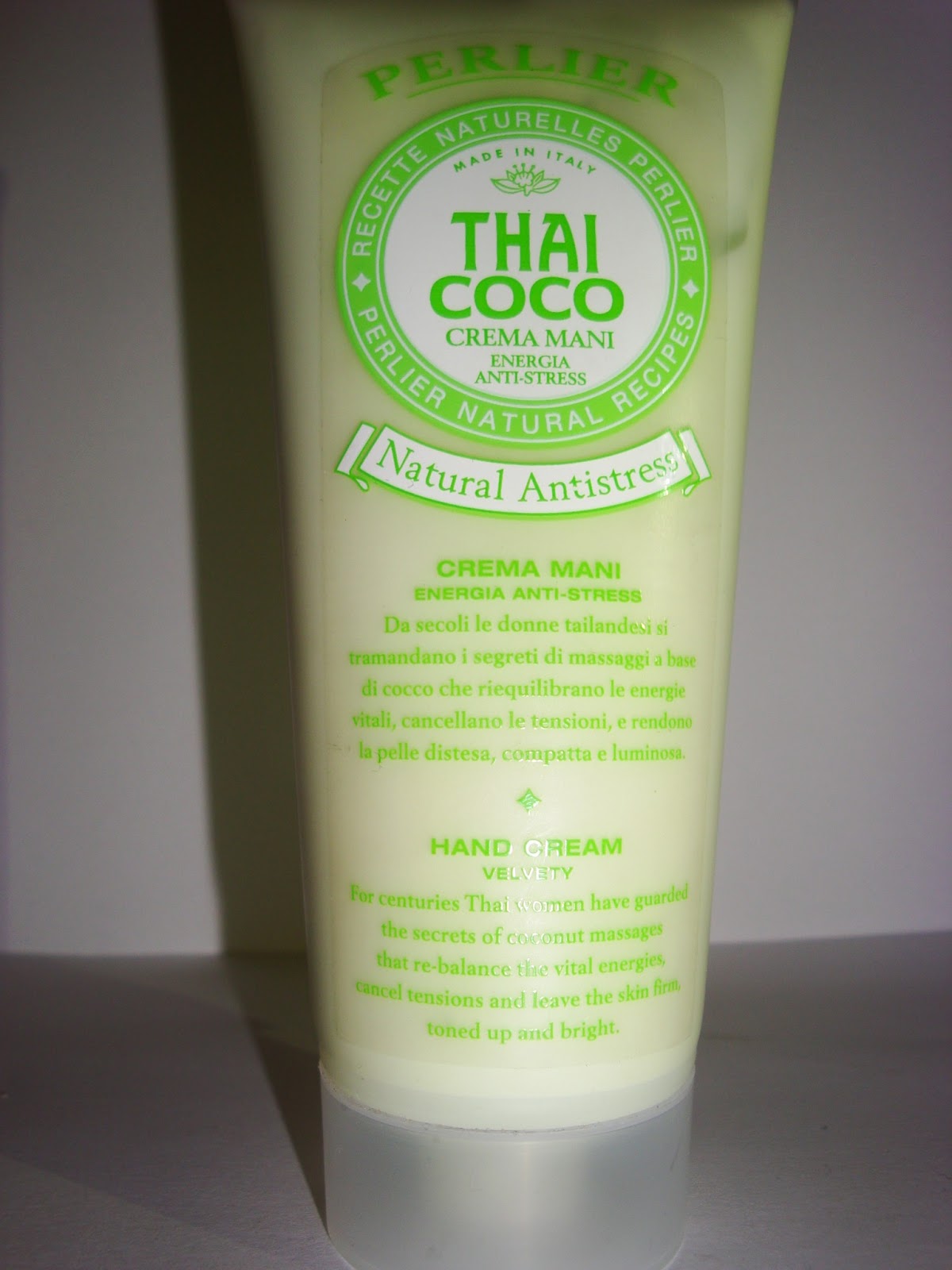 Review Crema mani Thai coco Perlier - Life in live