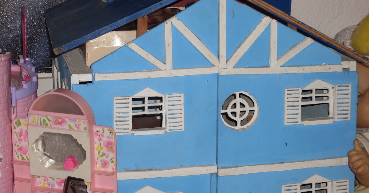 Pupaprinzessin: Casa de madera pintada en azul, hecha a mano ♥