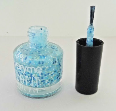 oriflame-very-me-dot-it-crusty-blue-nail-polish