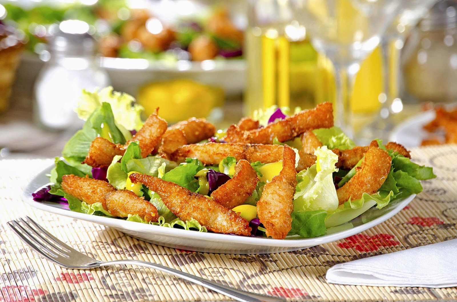 Recheio Mania SALADA DE FOLHAS COM TILÁPIA EMPANADA NO COCO