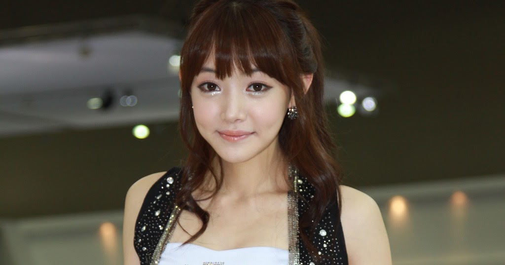 kim na hyun seoul motor show 1 kim na hyun seoul motor show 1