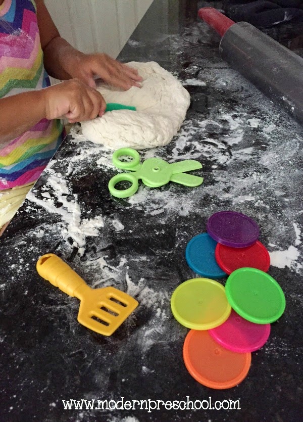 Make a Pizza Play Dough Activity - Craftulate