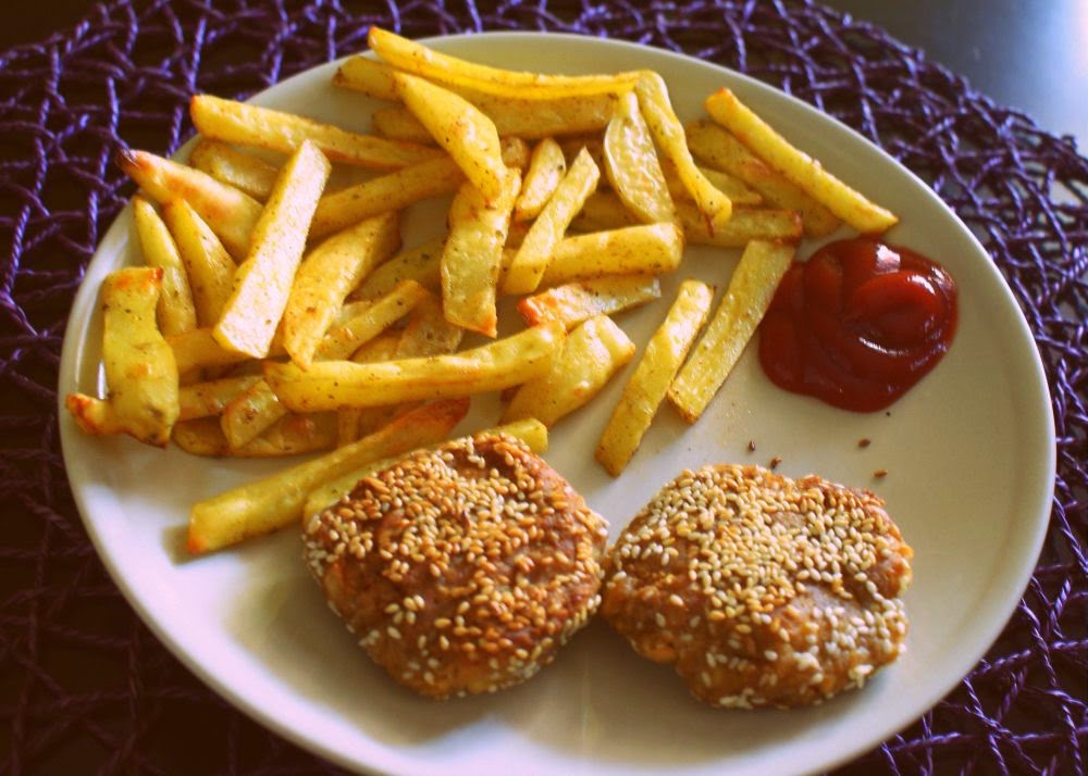 eat.read.watch.listen niedzielny obiad kotlety sojowe z frytkami