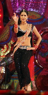 صور رومانسيه لكاترينا كيف اروح الصور الرومانسيه لباربي الهند كاترينا كيف Katrina+Kaif+Sonakshi+Sinha+sizzling+performance++Stardust+Awards+2011.jpg+%25283%2529