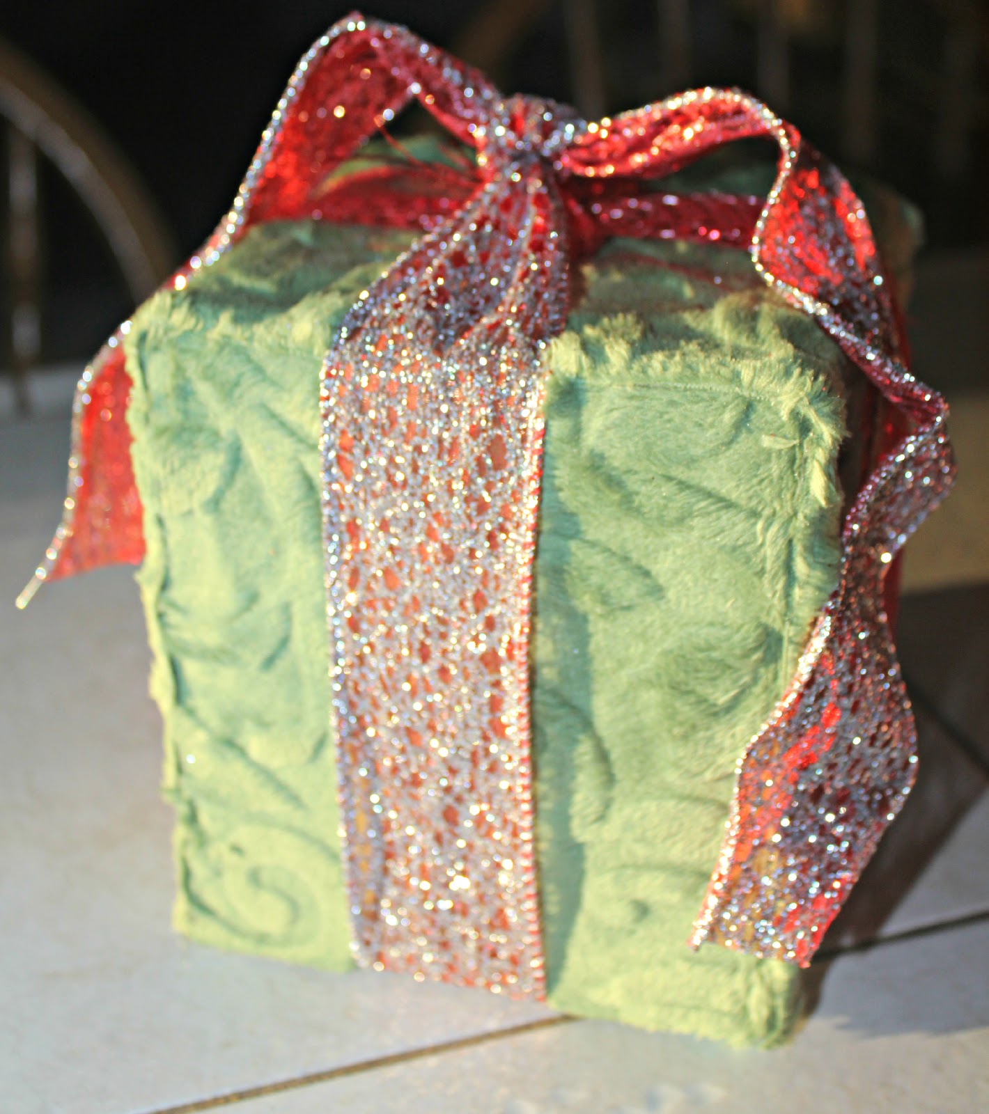 Deanne's Crafting Adventures "Fake" Gifts for Decorations