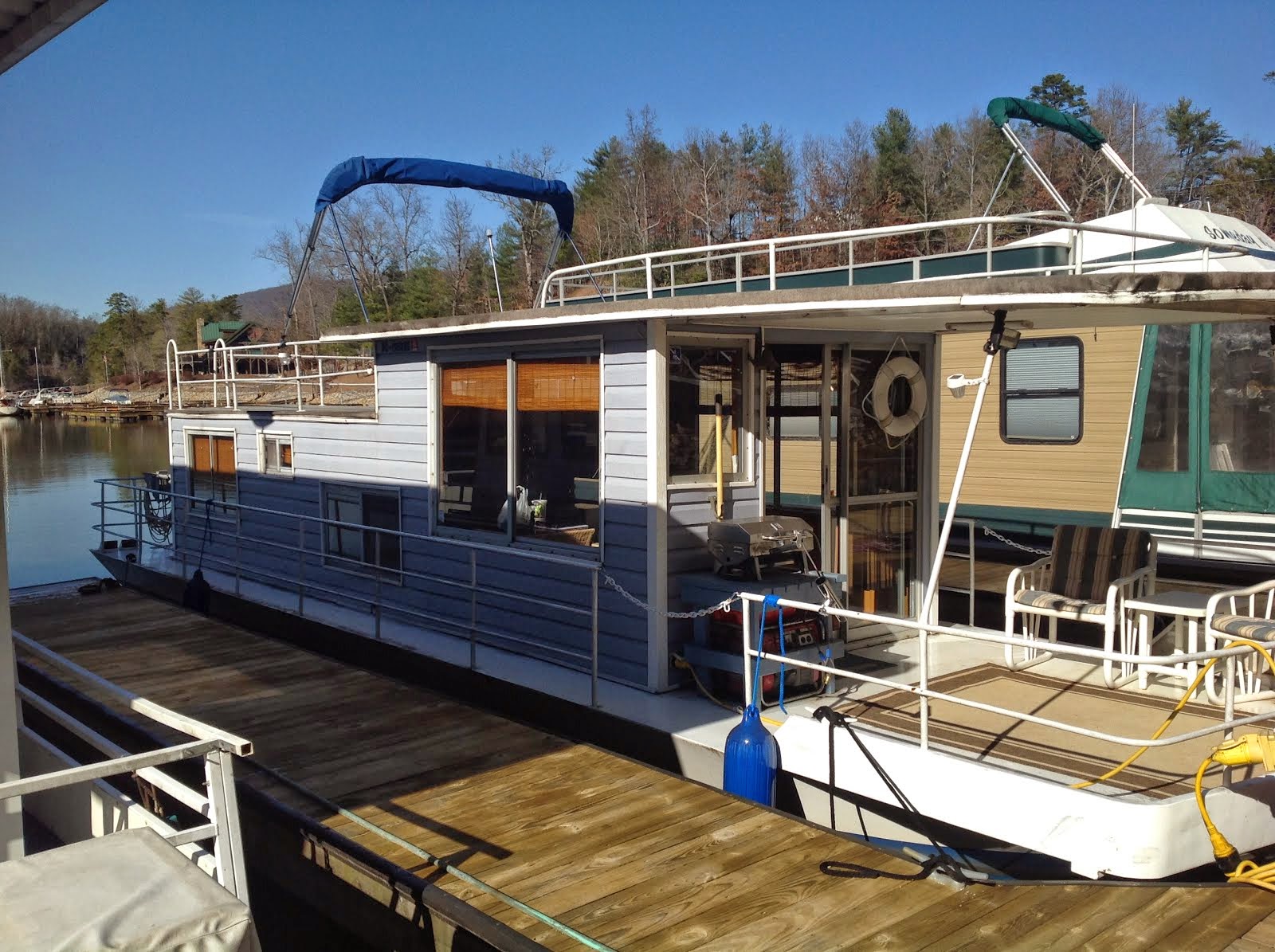 Houseboat on Lake James NC