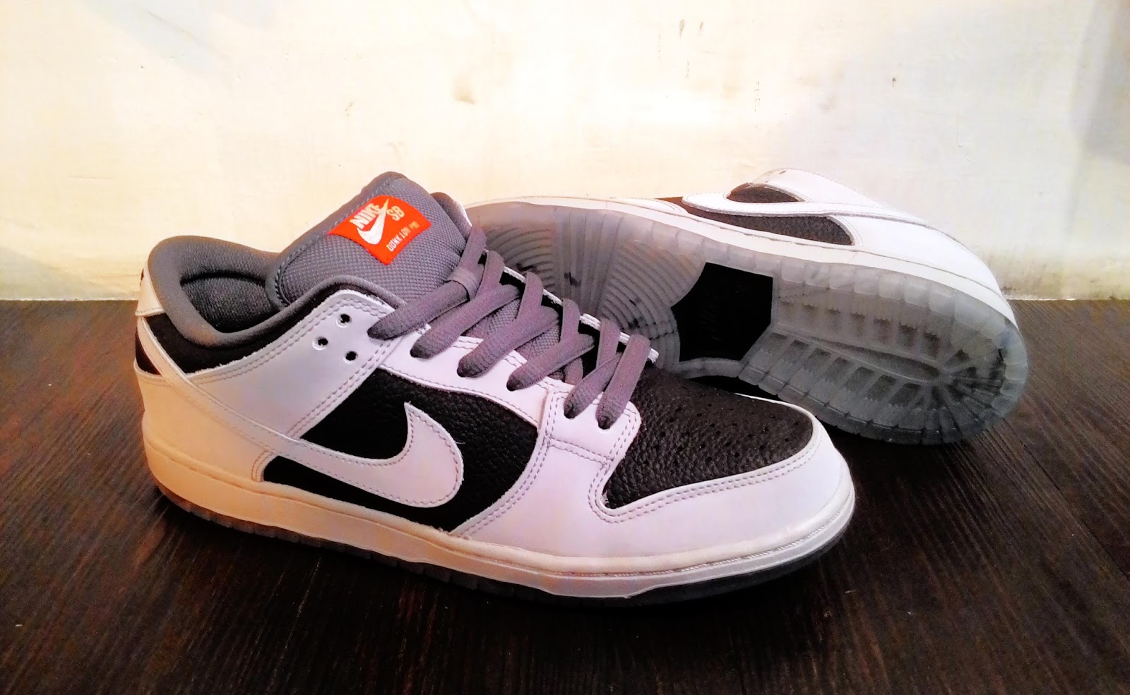 atlas x nike sb dunk low