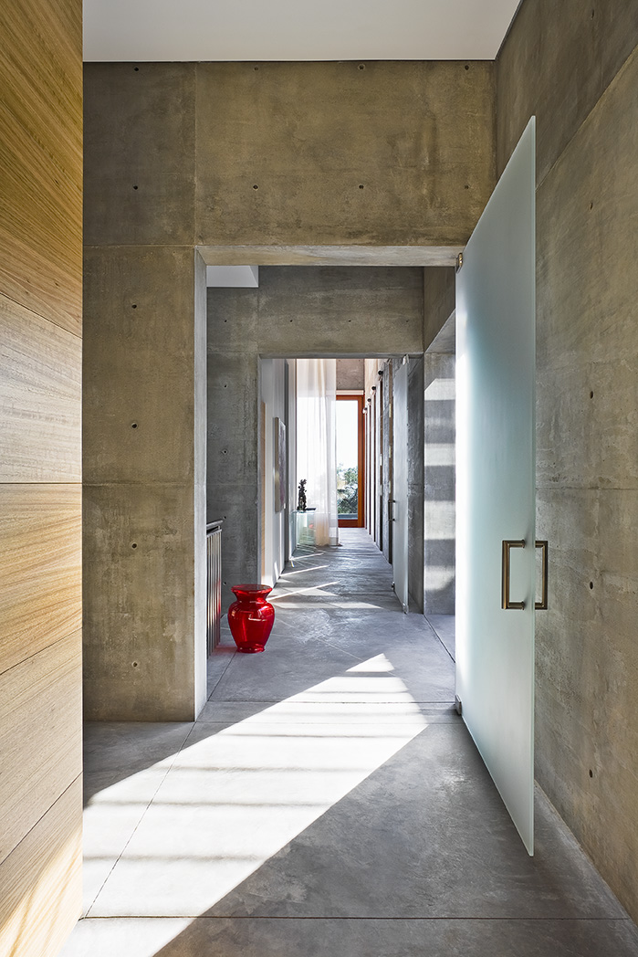World of Architecture Concrete House by Shubin + Donaldson Architects