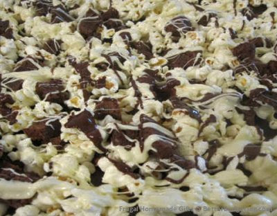 chocolate cookie popcorn bark