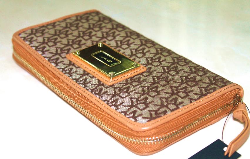 Boutique Malaysia DKNY WOMEN SIGNATURE ZIP AROUND WALLET