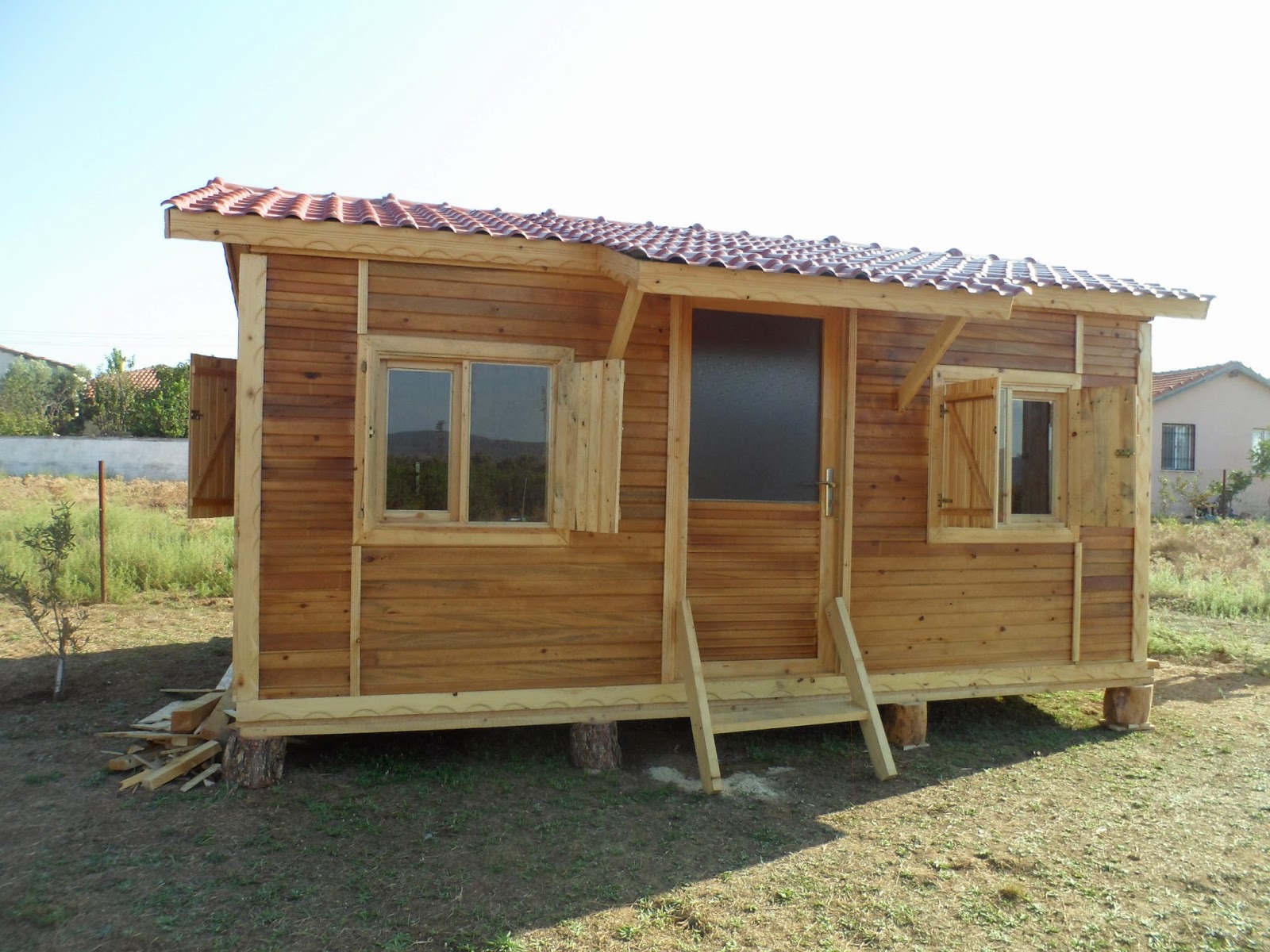 Ahşap ev PREFABRİK AHŞAP POLİMİT ÇATILI 18 m2 lambri konteynır tipi ev