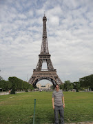 Posteriormente, nos acercamos a la Torre Eiffel, obra del ingeniero Gustave . (dsc )