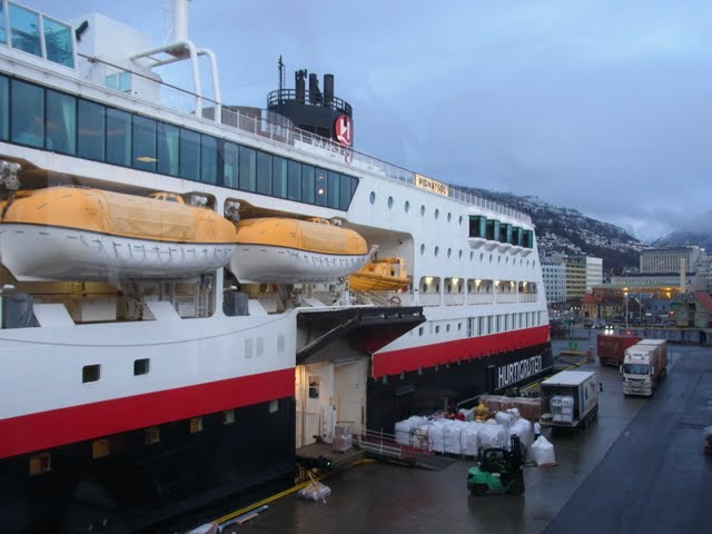 ユメミーの旅日記 沿岸急行船でオーロラハンティング 2 フッティルーテン