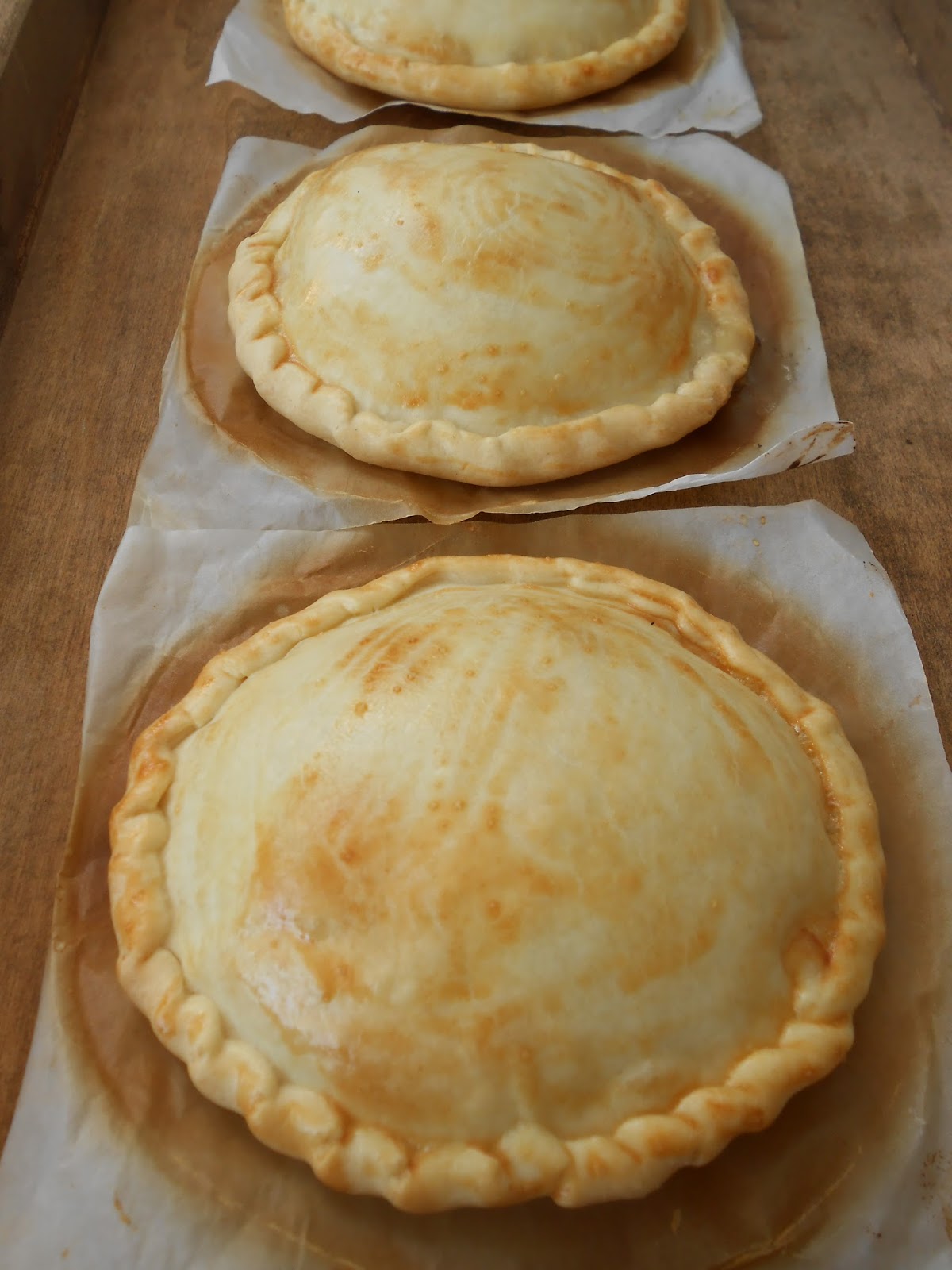 Empanadas De Atún, Bechamel Y Huevo Duro
